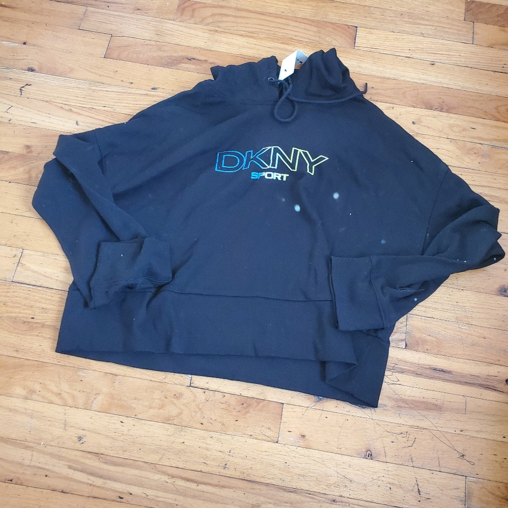 Dkny black color  sweater size Xl